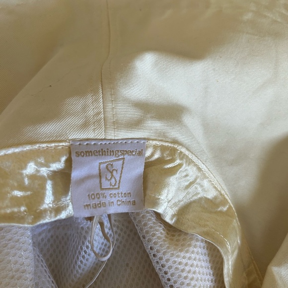 “Something Special” White Large 100%Cotton Sun Hat w/Adorable Back Bow - Picture 5 of 8